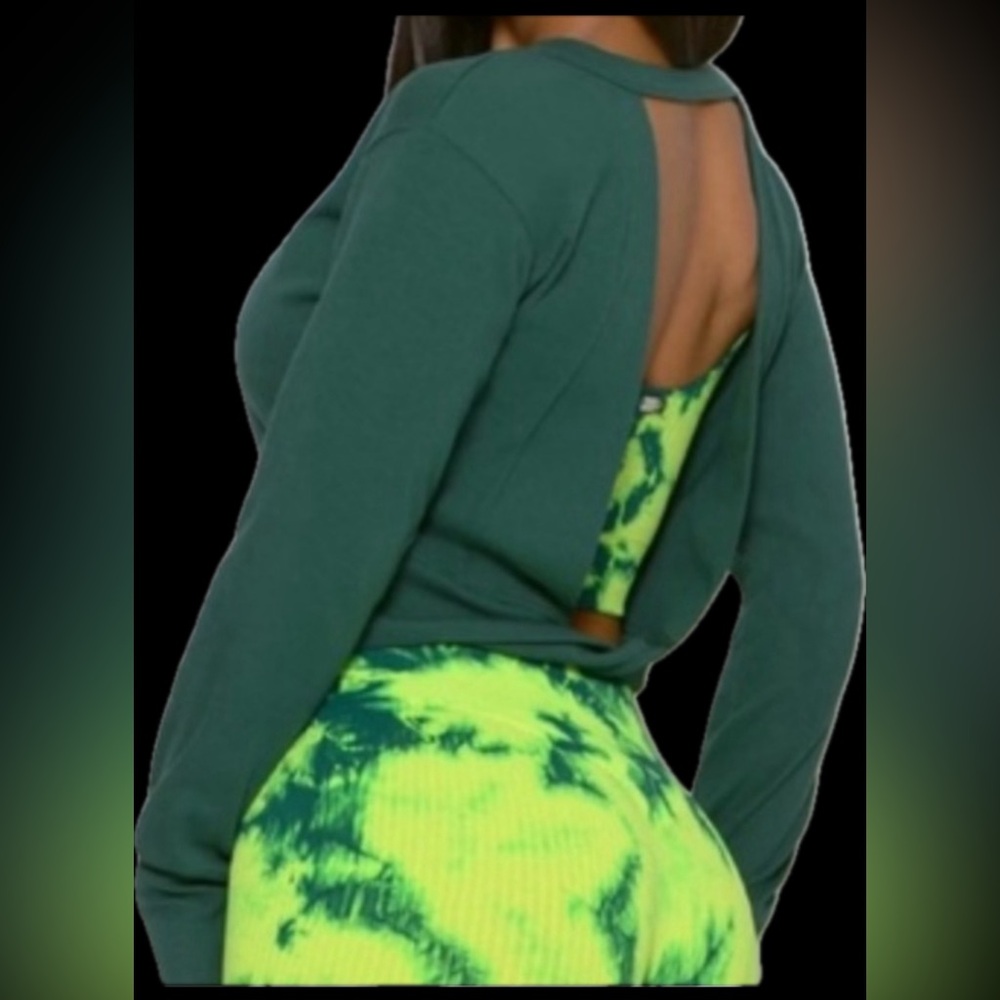 Bombshell Sportswear long sleeve crop open back Twist size Small BLACK - Picture 2 of 8